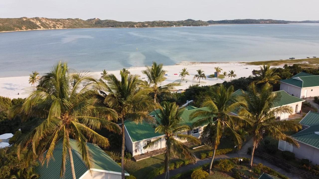 Отель Praia Do Cossa Vila Praia Do Bilene Экстерьер фото